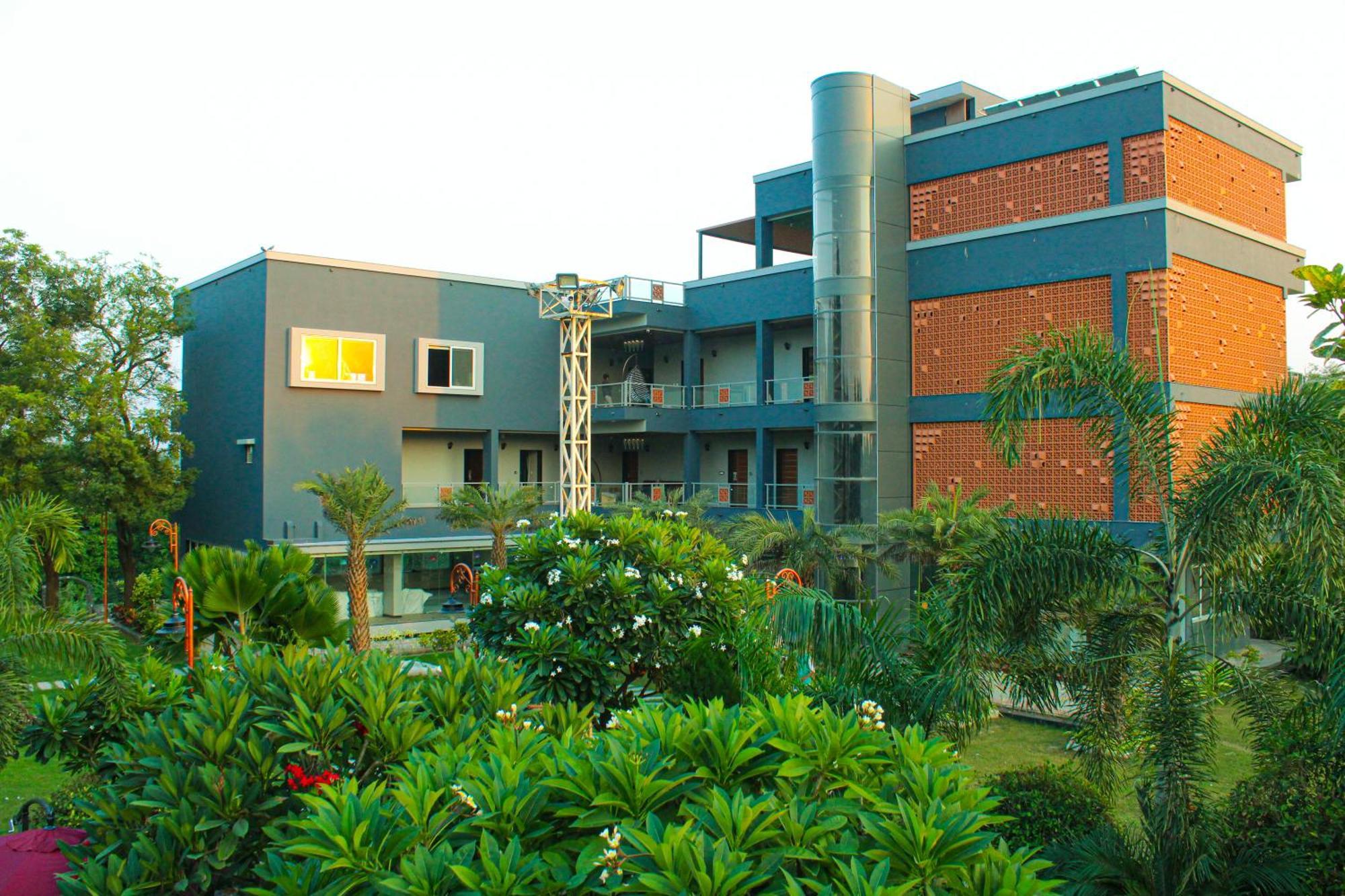 Krishna Riverside Resort Vasad Eksteriør bilde