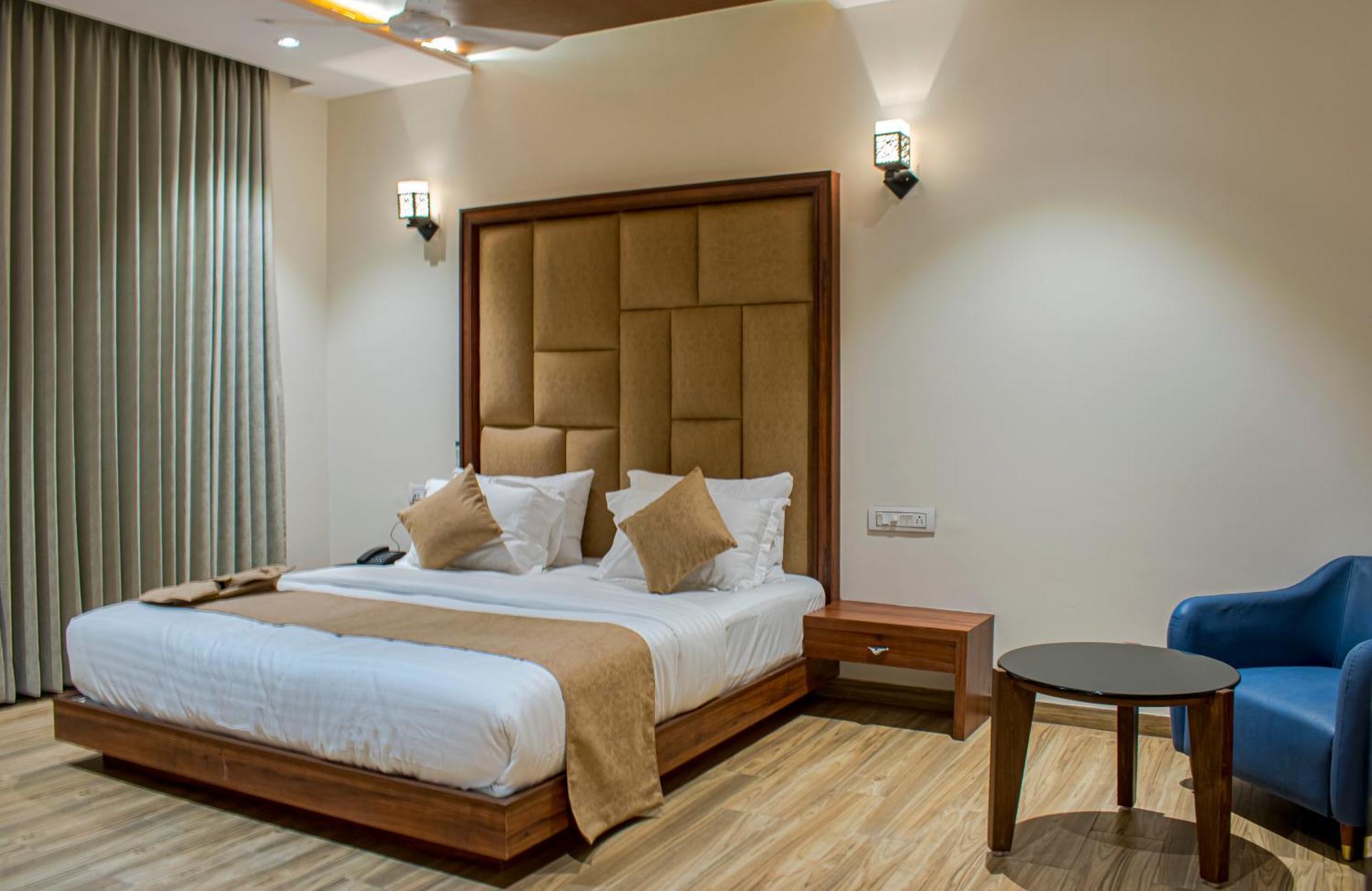 Krishna Riverside Resort Vasad Eksteriør bilde