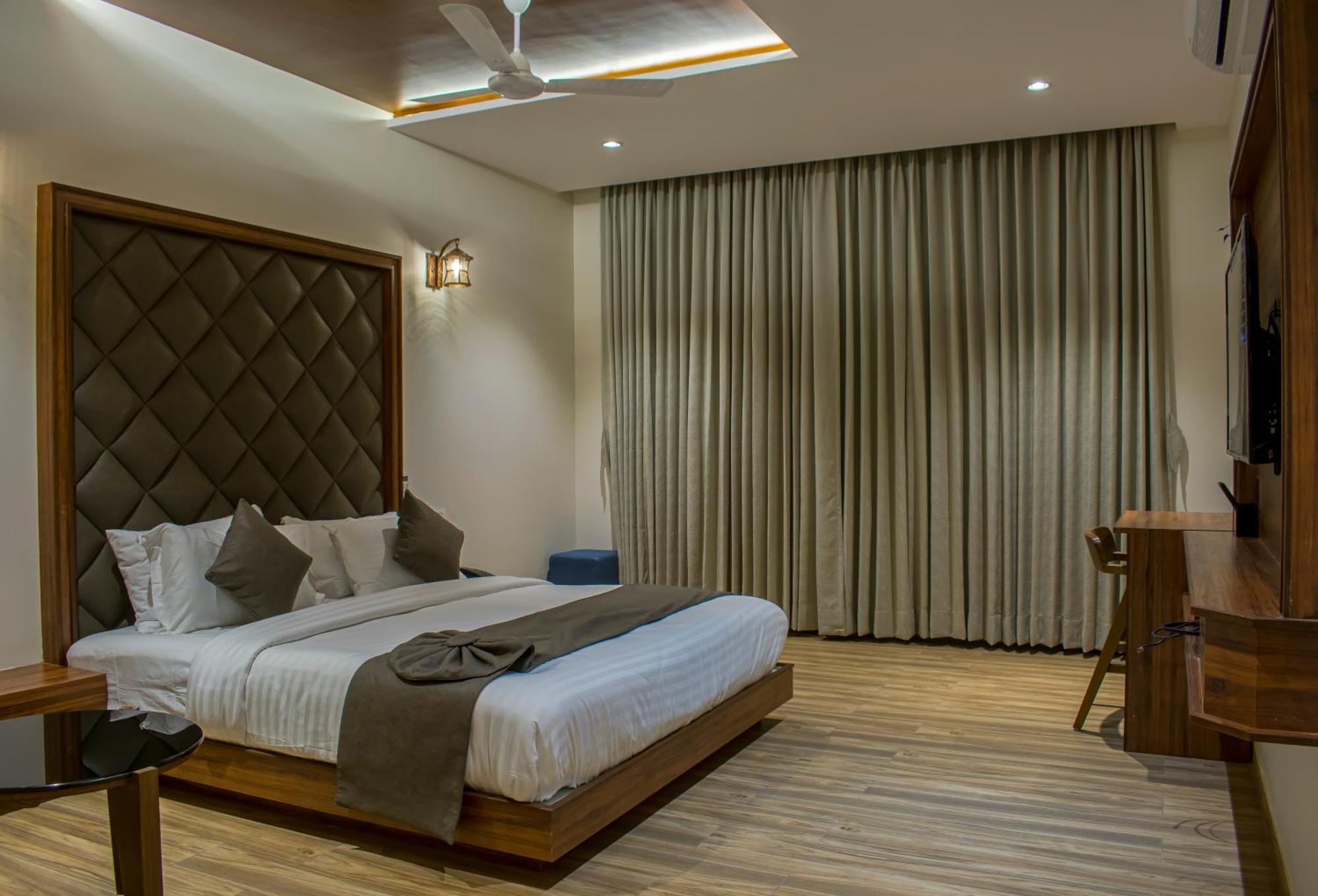 Krishna Riverside Resort Vasad Eksteriør bilde