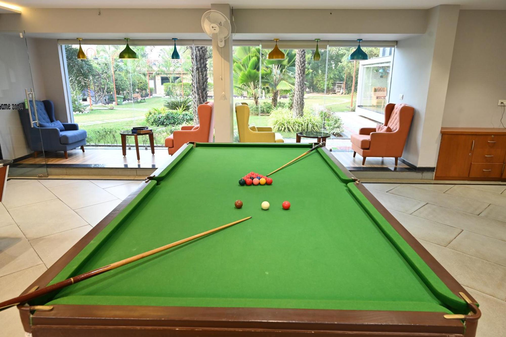 Krishna Riverside Resort Vasad Eksteriør bilde